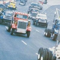 EEUU impuso restricciones duras en la crisis del petróleo. Los camioneros respondieron con la primera carrera de monstruos diésel de 1.000 CV