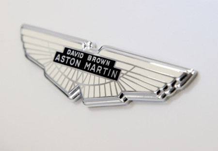 La historia que quizá no conocías de los Aston Martin DB y de su creador
