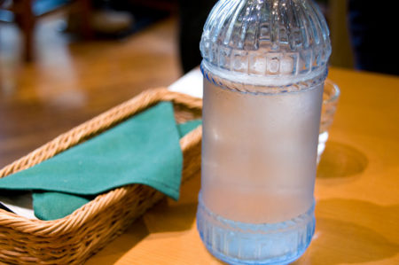 Tu bidón de agua puede favorecer la acumulación de grasa en el cuerpo
