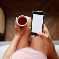 Me di cuenta que el móvil me estaba haciendo ser menos humana, así que he cambiado mi forma de utilizarlo por las mañanas