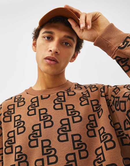 Bershka adapta los tonos crudos y el camel para los millennials en piezas clave para el otoño