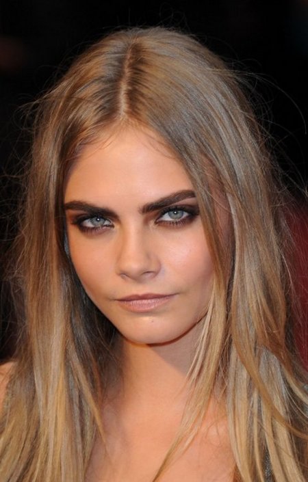¿Quién es Cara Delanvigne?... la musa Burberry de mirada felina
