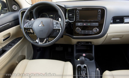Mitsubishi Outlander 2016 toma de contacto