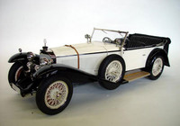 Reproducciones de coches de época a escalas inusuales