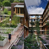 Esse edifício foi desenhado para combater uma das maiores causas de morte entre os idosos e não é queda