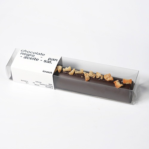 Turrón de chocolate negro, pan, aceite y sal, de Icrunch.