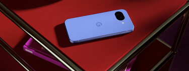 Celular con Android puro y muchos años de actualizaciones. Es pequeño y dice tener las mejores cámara en la gama  