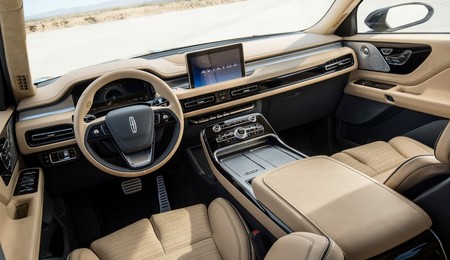 Lincoln Aviator 16
