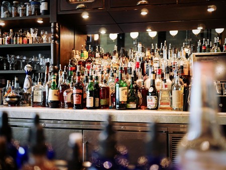 Los fabricantes de alcohol proponen mostrar la información nutricional solo online