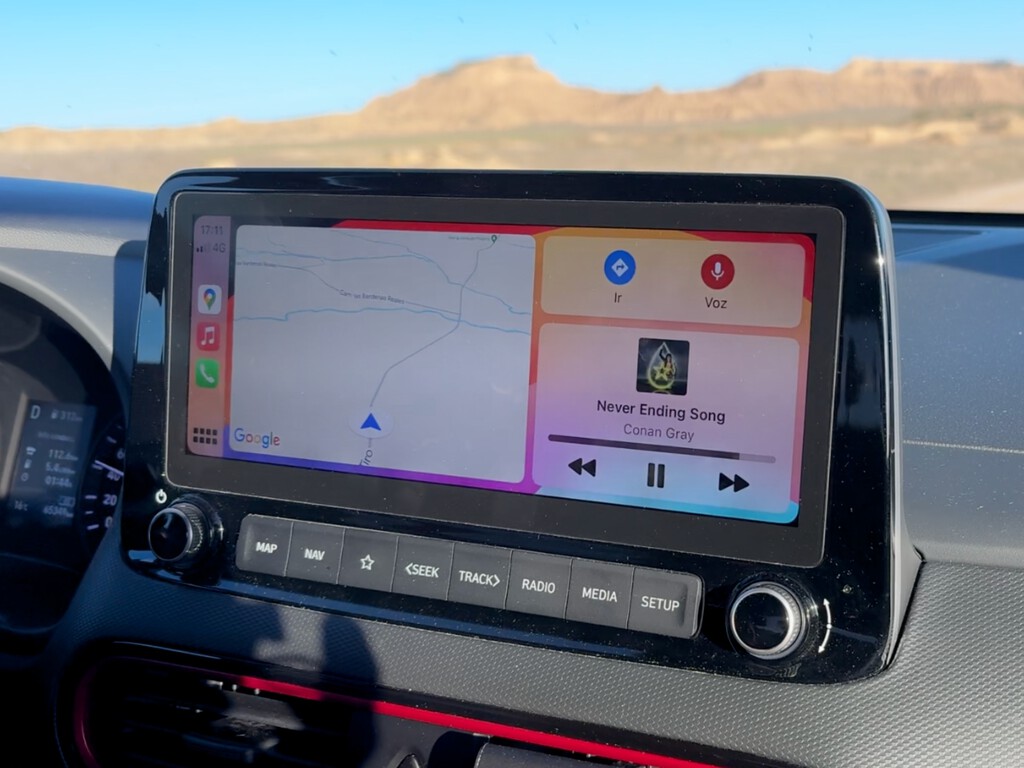 Google Maps por fin ha aprendido copiando lo mejor de Apple. Su nueva navegación e integración con IA es una declaración de guerra 
