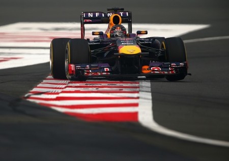 Sebastian Vettel no da opción y se hace con la pole en el Gran Premio de India
