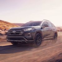 El Toyota RAV4 TRD Off-Road tiene hambre de lodo, rocas y maleza