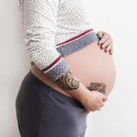 Tatuajes en el embarazo: la respuesta a todas tus dudas