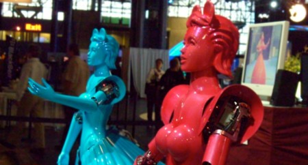 Vale, quizás en Ashley Madison haya usuarias reales, pero también una armada de bots