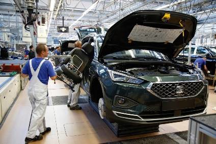 Síntomas de la desaceleración... La producción y exportación de coches retrocede en España