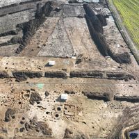 Eles iam construir uma rodovia e acabaram desenterrando uma cidade celta intacta, com ouro, joias e oficinas que datam de mais de 2.000 anos 