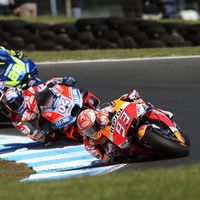 Marc Márquez disculpa a Johann Zarco: "Ha sido un lance de carrera. Hemos tenido mucha suerte"