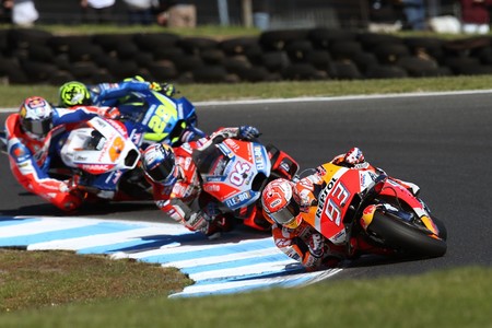 Marc Márquez disculpa a Johann Zarco: "Ha sido un lance de carrera. Hemos tenido mucha suerte"