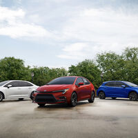 El Toyota Corolla 2023 anuncia un ligero facelift, con más tecnología y versión Hybrid AWD