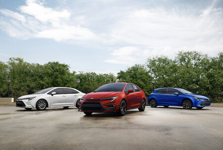 El Toyota Corolla 2023 anuncia un ligero facelift, con más tecnología y versión Hybrid AWD