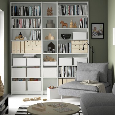 IKEA reinventa la vitrina de las abuelas: lanza una edición limitada de su icónica estantería Billy en color verde que está arrasando en tiendas  