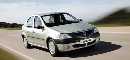 Dacia Logan (2004)