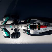 El Mercedes de Fórmula 1 vuelve a ser una flecha de plata para que Lewis Hamilton renueve su dominio en la nueva era
