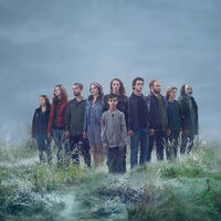 Una de las mejores series de zombis de la historia se hizo en Francia, pero no esperes algo parecido a The Walking Dead ni por asomo. Les Revenants está en Prime Video