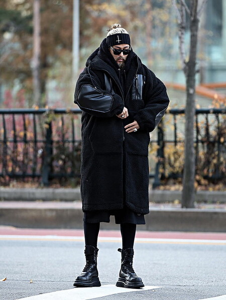 La Hoodie Negra La Prenda Clave Del Street Style De La Semana 06