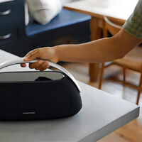 Mercado Libre está rematando esta hermosa bocina Harman Kardon con potencia de 160 W y batería de 8 horas de reproducción 