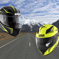 Por 439 euros, enfunda tu cabeza en fibra de carbono con el nuevo casco GIVI 40.5 X-Carbon