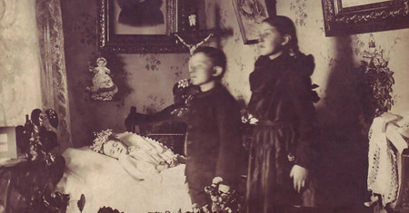 Memento mori: la tenebrosa tradición de fotografiar a los muertos como si aún estuvieran vivos