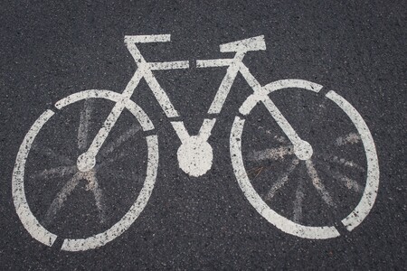 Francia quiere dar 2.500 euros para comprar una bicicleta eléctrica a quien achatarre un coche viejo