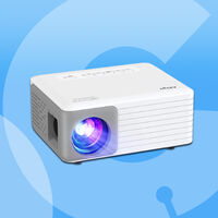 Disfruta de la Copa Mundial de Fútbol 2022 con este mini proyector AKIYO muy rebajado en esta oferta