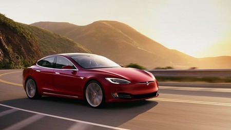 En Finlandia y California están batiendo récords de kilometraje con el Tesla Model S: hasta 482.000 kilómetros