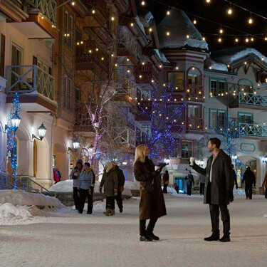 La nueva película de Navidad de Netflix es tan absurda como divertida. Está arrasando y es de lo más visto en 86 países 