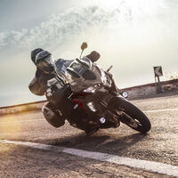 Kawasaki Versys 1000 S: la trail mantiene los 120 CV, estrena IMU y ayudas a la conducción, pero no las suspensiones electrónicas