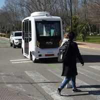 El primer autobús autónomo de Madrid se estrena con accidente, pero este vídeo lo exime de cualquier culpa