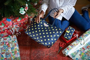 Los colores neón invaden las propuestas de Cath Kidston