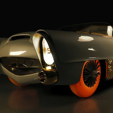 La historia del auto pintado con sardinas, literalmente: su brillo era espectacular, el problema es que apestaba 