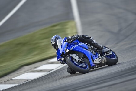 Posible Yamaha R1 002