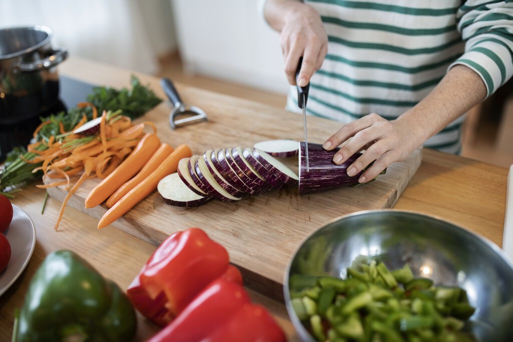 Leroy Merlin lanza un cubo de basura de diseño por menos de 5 euros: es compacto y tiene un tamaño súper reducido