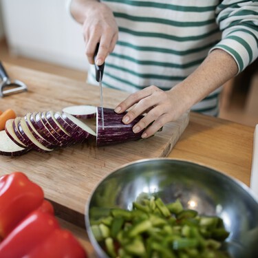 Leroy Merlin lanza un cubo de basura de diseño por menos de 5 euros: es compacto y tiene un tamaño súper reducido 