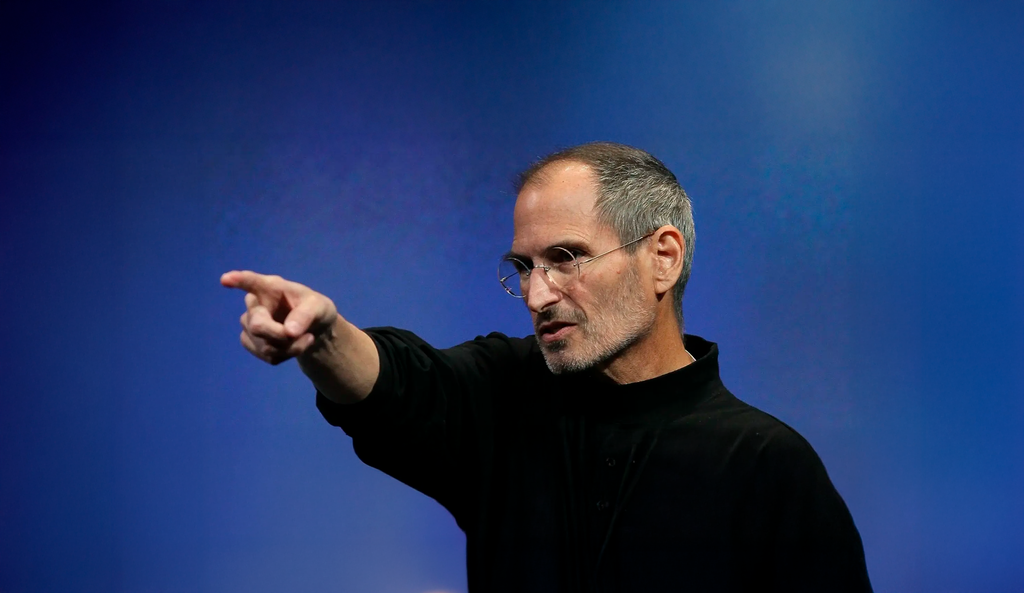 Steve Jobs envió una disculpa por MobileMe que sonaba a manual de gestión de crisis. Al día siguiente, su equipo descubrió qué tipo de jefe era realmente Steve Jobs envió una disculpa por MobileMe que sonaba a manual de gestión de crisis. Al día siguiente, su equipo descubrió qué tipo de jefe era realmente