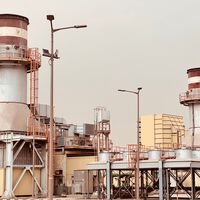 Após ataques a oleoduto, Arábia Saudita começa a cancelar exportações de petróleo para a Europa 