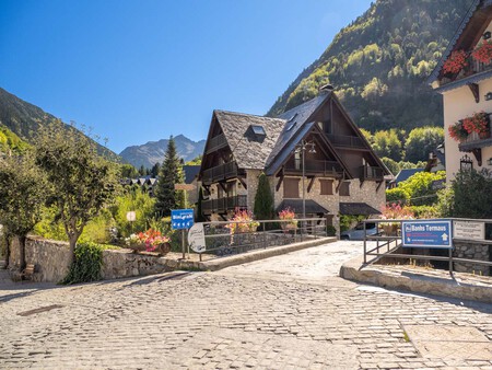 Viajes Escapadas Pueblos Encantadores Espana Montana Naturaleza Aguas Termales Suiza