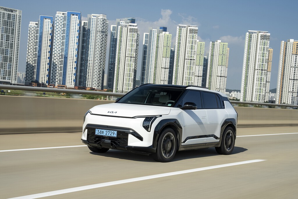 El nuevo Kia EV3 busca convencer por precio: 436 kilómetros de autonomía por menos de 30.000 euros (con descuentos) y sin MOVES