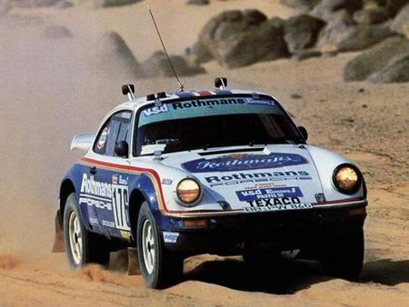 Un paseo a bordo del Porsche 953 que conquistó el París-Dakar en 1984 