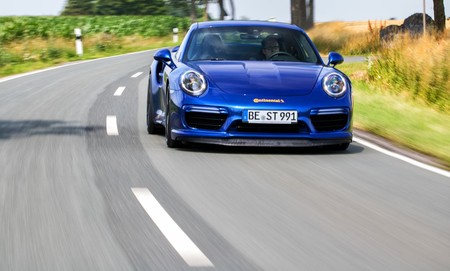 Porsche 911 Turbo S Edo Competition Blue Arrow