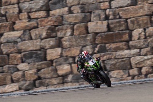 Jonathan Rea recupera el liderato de Superbikes y Álvaro Bautista logra su primer podio con Honda